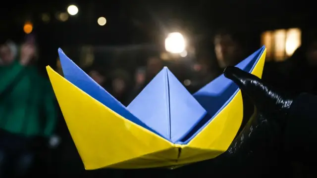 паперовий кораблик