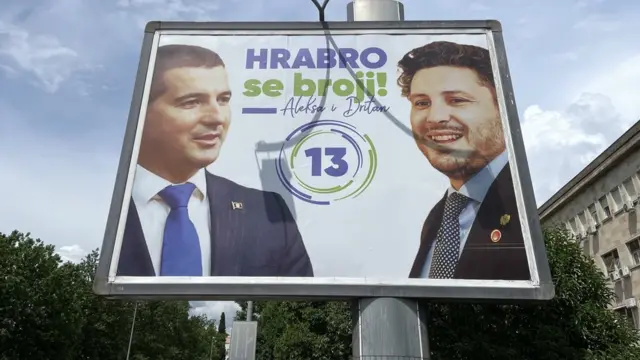 Bilbord Dritana Abazovića i Alekse Bečića