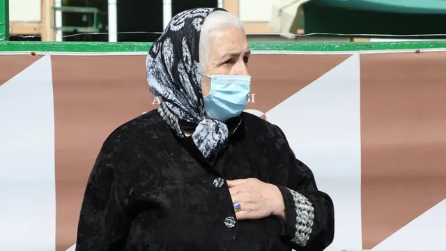 əlillik pensiyası kəsilənlər Bakıdakı Respublika Əlillərin Bərpa Mərkəzinin qarşısında