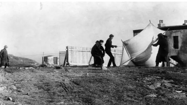 मारकोनी ने एंटीना लगाने के लिए गुब्बारों और पतंगों का सहारा लिया था