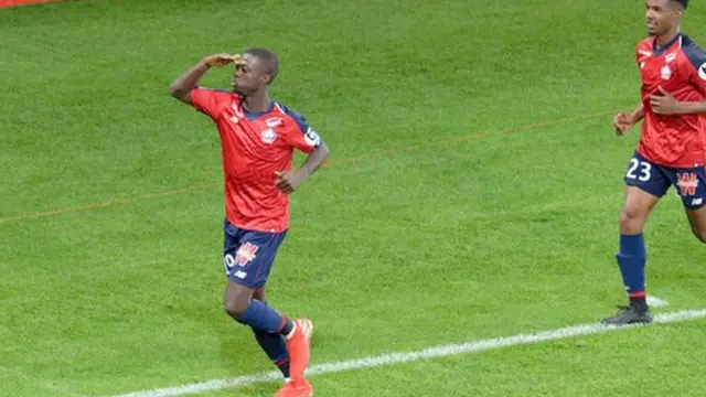 Nicolas Pepe na Thiago Mendes