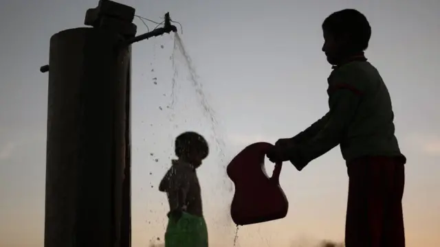 தண்ணீர்