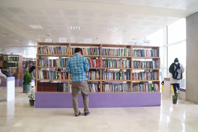 نمایشگاه کتاب