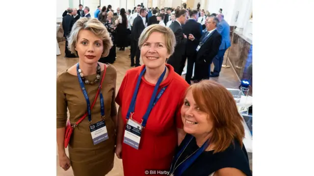 活動現場的女性遠遠少於男性。