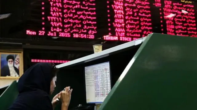 پیشتر گفته شده بود معامله ارز در بازار ثانویه قرار است در بازار بورس انجام شود