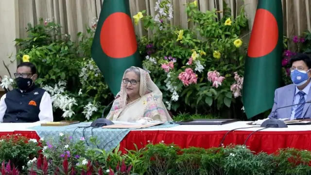 গণভবন থেকে সংবাদ সম্মেলন কথা বলছেন প্রধানমন্ত্রী শেখ হাসিনা