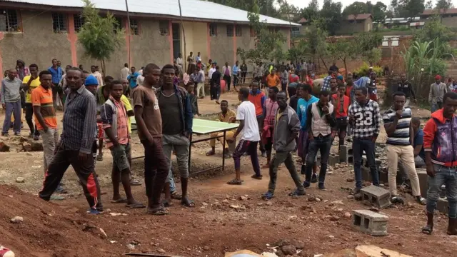 Sirreeffamtoota 'Karchallee' Amboo