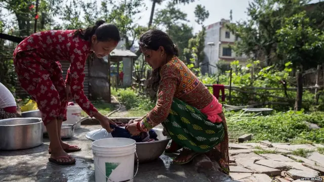 गृहणी, महिला