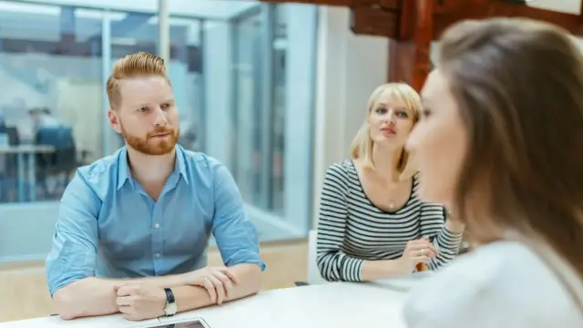 لماذا "تبالغ" الشركات في عدد المقابلات الشخصية قبل تعيين موظفين جدد؟