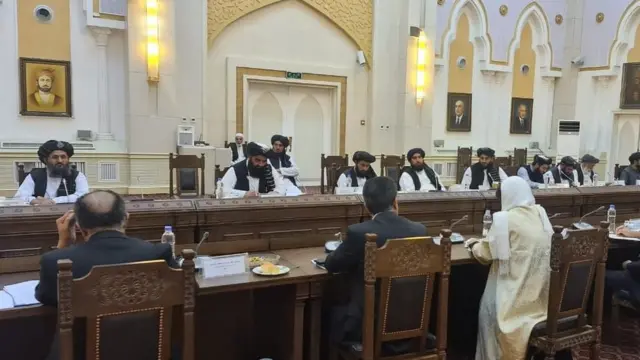 د روغتیا نړیوال سازمان مشر کابل کې له طالب مشرانو سره کتلي