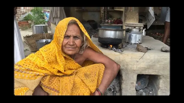 ચાની દુકાન ચલાવતા જૂના દેવી