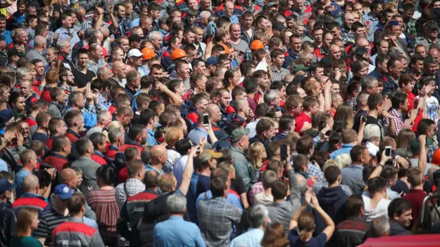 Workers go on strike Minsk Tractor Works.