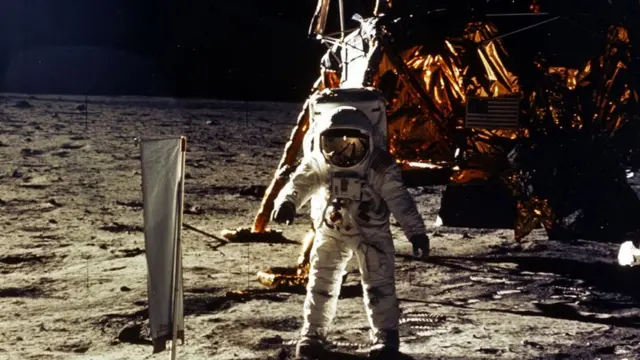 நிலவில் மனிதன் தரையிறங்கியதாகச் சொல்வது நாடகமா? - ஒரு சந்தேகமும் விரிவான விளக்கமும்