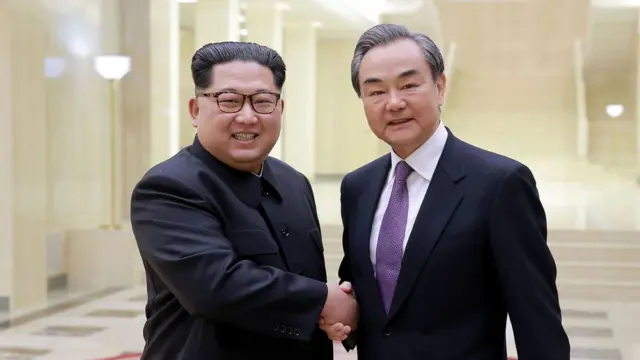 Ông Kim Jong-un đã có cuộc hội đàm với Ngoại trưởng Trung Quốc Vương Nghị hôm 3/5 tại một địa điểm bí mật ở Bắc Hàn