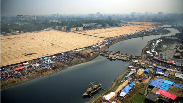 তুরাগ তীরে ইজতেমার প্যান্ডেল।