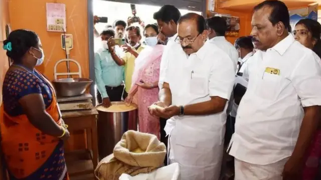 தமிழக ரேஷன் கடைகளில் பொருட்களின் தரத்தைக் கண்காணிக்க குழு அமைத்தது