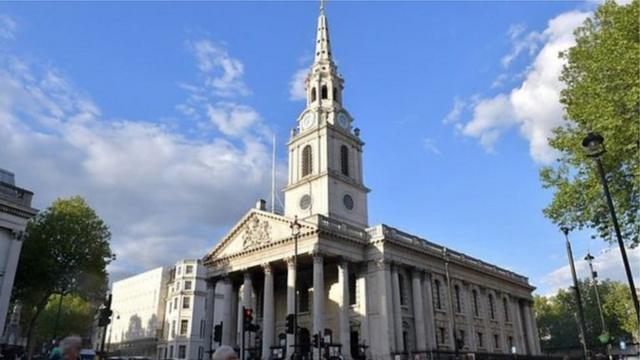 许多伦敦人信教，图为伦敦市中心的圣马丁（又叫圣马田）教堂。