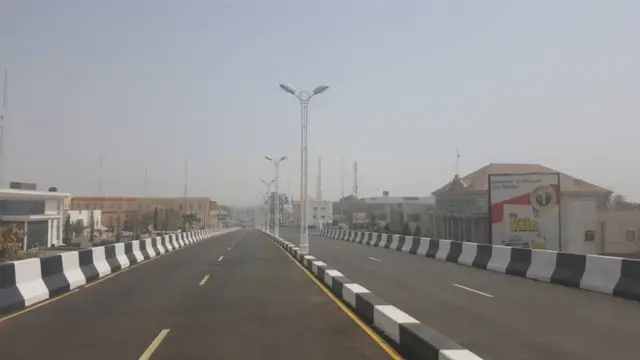 Tun dawo wa mulkin siyasa a 1999 daga mulkin soja, garin Kano ya samu bunkasa da ci gaba ta hanyar raya garin da tituna da gadoji