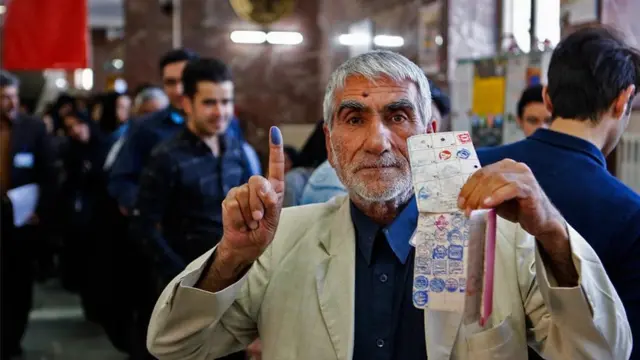 ایران کې د ولسمشریزو ټاکنو دولسمه دوره او د ښارونو او کلیو د اسلامي شورا د ټاکنو پنځمه دوره له روانه ده.