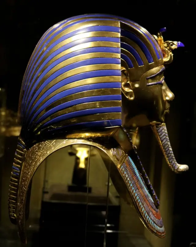 قناع توت عنخ آمون