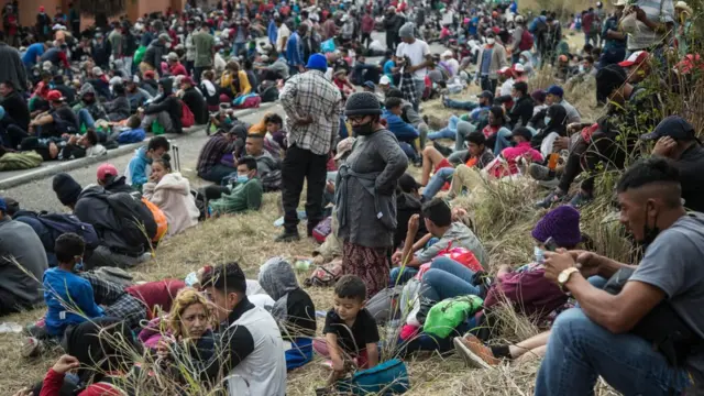 Os migrantes dizem que foram forçados a fugir da pobreza, violência e devastação das poderosas tempestades que atingiram a América Centralaposta em roleta2020