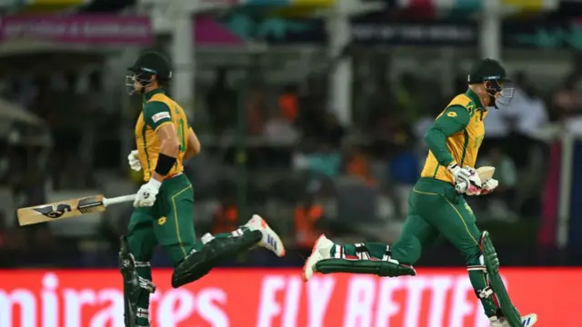 10 ஆண்டுகளுக்குப்பின் அரையிறுதி சென்ற தென் ஆப்ரிக்கா: சொந்த மண்ணில் வீழ்ந்த கரீபியன்ஸ்