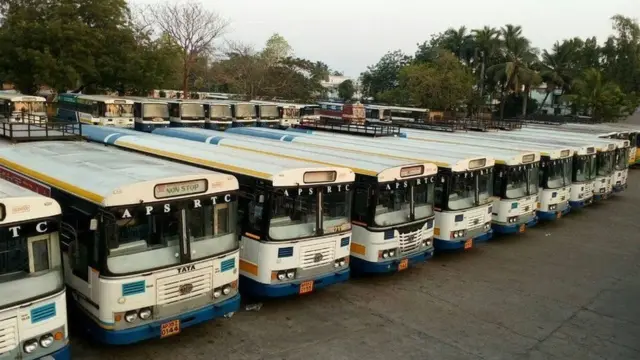 ఏపీఎస్ ఆర్టీసీ బస్సులు