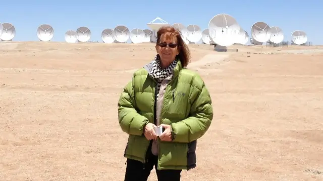 María Teresa Ruiz en el observatorio ALMA (crédito: María Teresa Ruiz).