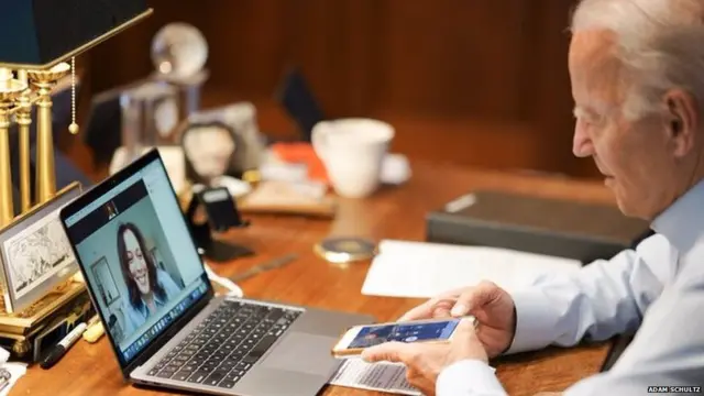 ਵੀਡੀਓ ਲਿੰਕ ਨਾਲ ਕਮਲਾ ਹੈਰਿਸ ਨਾਲ ਗੱਲ ਕਰਦੇ ਜੋ ਬਾਈਡਨ