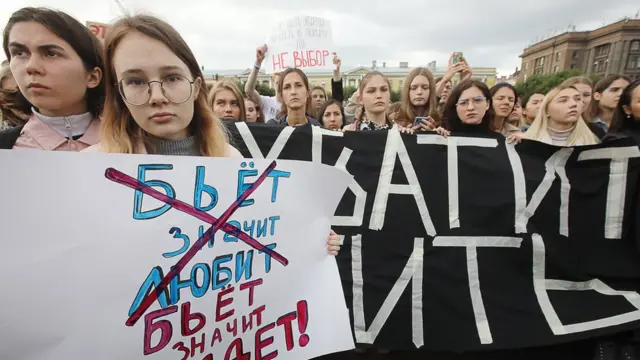 🐈Секс знакомства женщинами москва телефонами. 2киски - смотреть секс видео бесплатно онлайн.