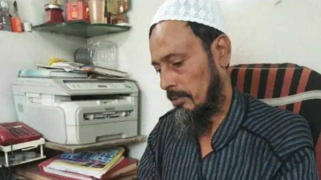 கொரோனா வைரஸ் தொற்றால் குஜராத்தில் இறக்கும் இந்துகளின் இறுதி சடங்கை நடத்தும் இஸ்லாமியர்