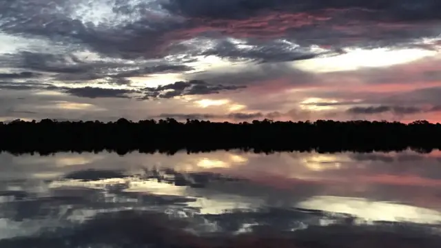 Pôr do sol na Terra Indígena Alto Rio Negro