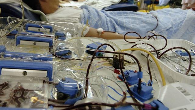 2005年中国广州一名男子在血液中心献血