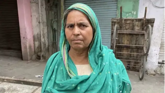 રશીદા બેગમ કહે છે કે "ભૂખ્યા-તરસ્યા બેઠા છીએ, હવે શું કરશું? જેણે કર્યું તેને સજા મળી રહી છે. બીજાને કેમ સજા આપી રહ્યા છો"