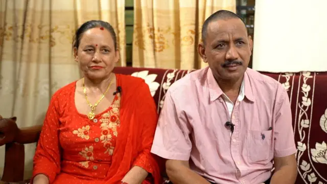 कुल बहादुर केसी और उनकी पत्नी चंद्रा कैसी