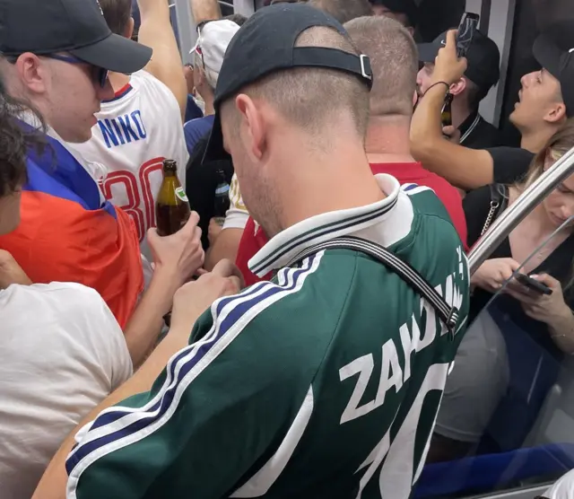 Slovenački i srpski navijači u metrou