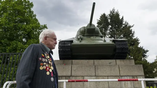David Dushman at a memorial service in Ukraine in 2015