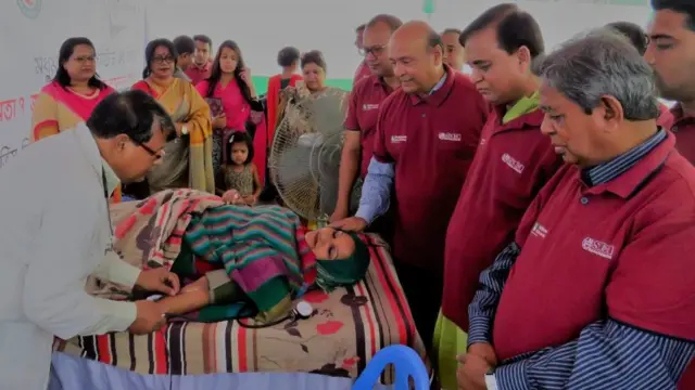 ঢাকায় একটি স্বেচ্ছাসেবী প্রতিষ্ঠানের রক্ত সংগ্রহ কর্মসূচি।