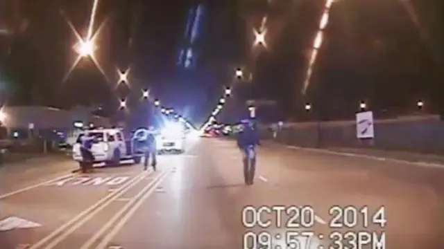 Foto divulgada por la policía de Chicago en relación a la muerte a tiros de Laquan McDonald