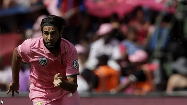 Güney Afrikalı Imran Tahir arılardan böyle kaçtı