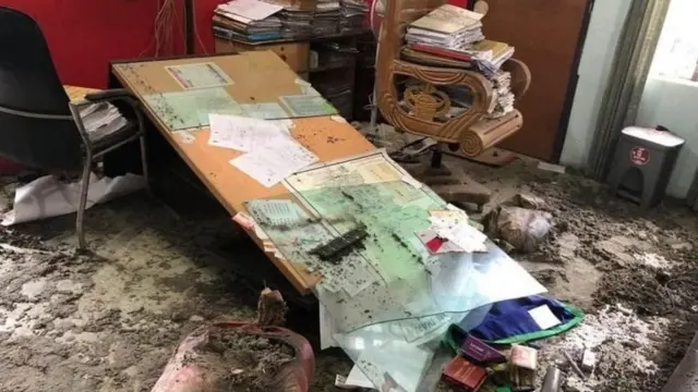পল্লবী থানায় বিস্ফোরণের পর ক্ষতিগ্রস্ত একটি কক্ষ।