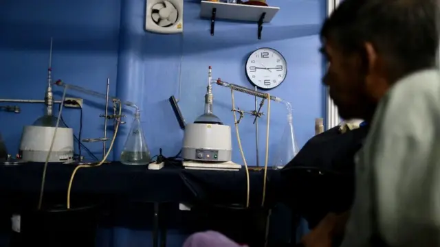 บัณฑูร นิยมาภา