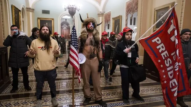 بسیاری از حمله‌کنندگان به دلیل آنکه اعتقادی به لزوم استفاده از ماسک نداشتند، به راحتی از روی عکس‌ها شناسایی و بازداشت شدند