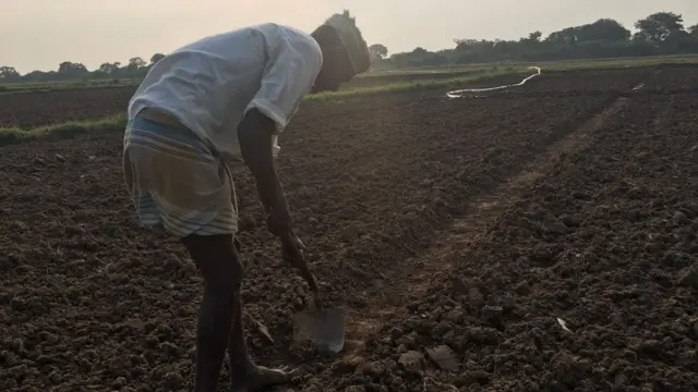 காவிரியிலிருந்து தமிழகத்திற்கு வர வேண்டிய தண்ணீரில் சுமார் 76 டிஎம்சி தண்ணீர் வரவில்லை