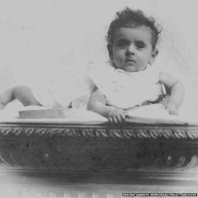 બાળ ઇંદિરાની તસવીર