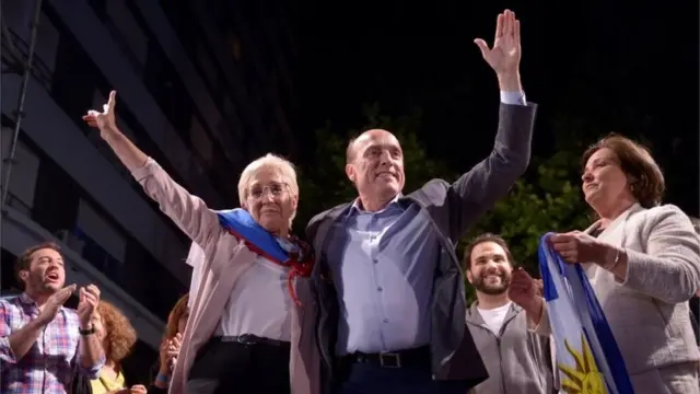 Daniel Martínez y su esposa