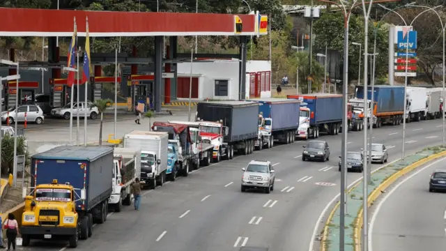 Очередь за топливом