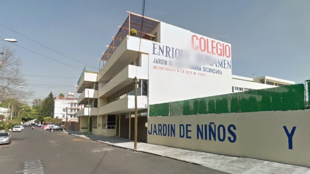 Fachada de la escuela Enrique Rébsamen en Ciudad de México.