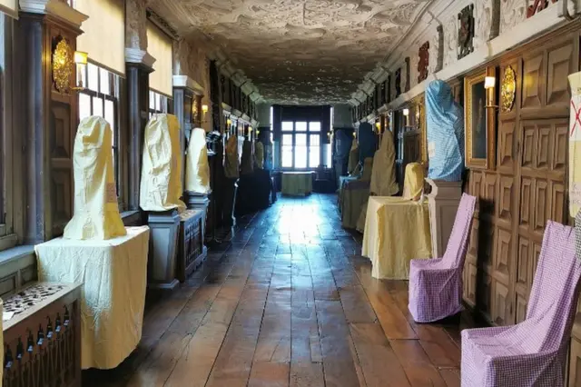 波伊斯城堡內部擺設被套上套子