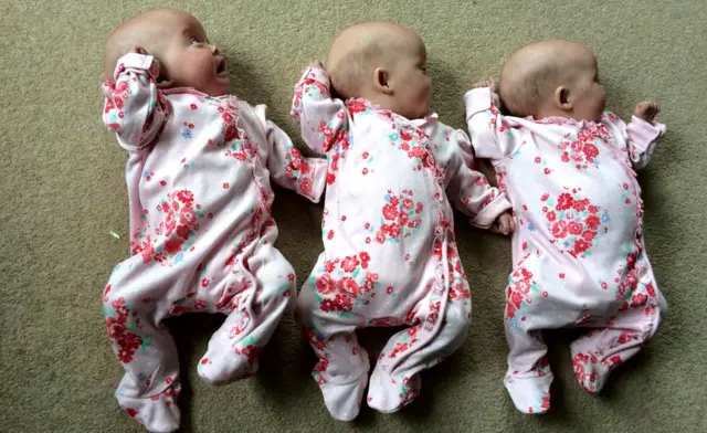 बांग्लादेशः 20 साल की एक लड़की ने एक महीने बाद दिया जुड़वा बच्चे को जन्म